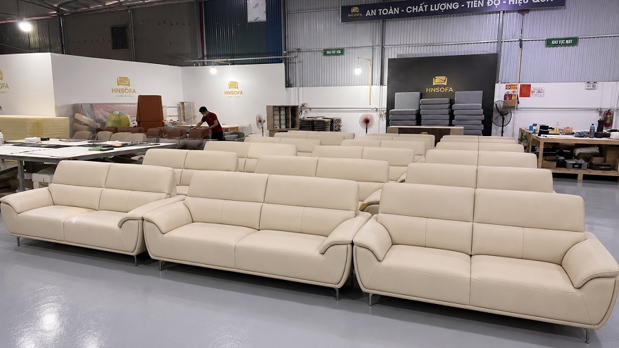 Xưởng sản xuất và đội ngũ thợ HNSOFA